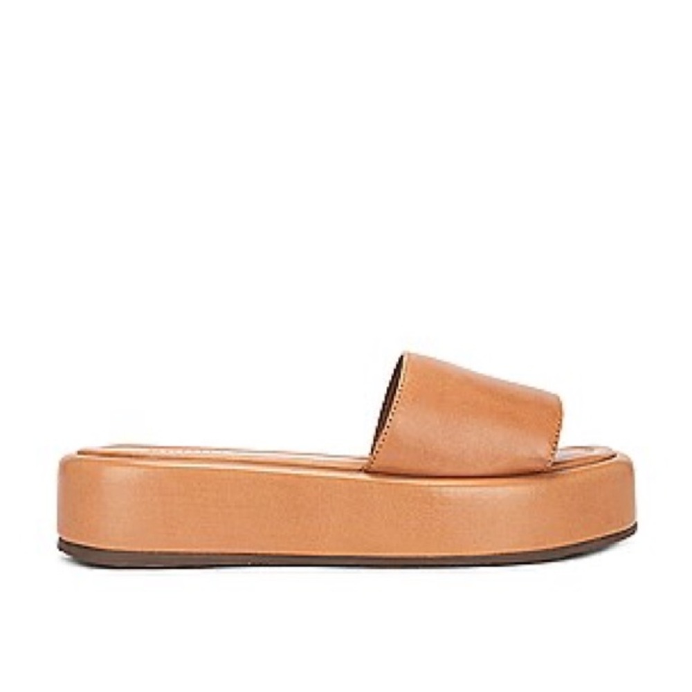 SCHUTZ Yara Sandal in Miele